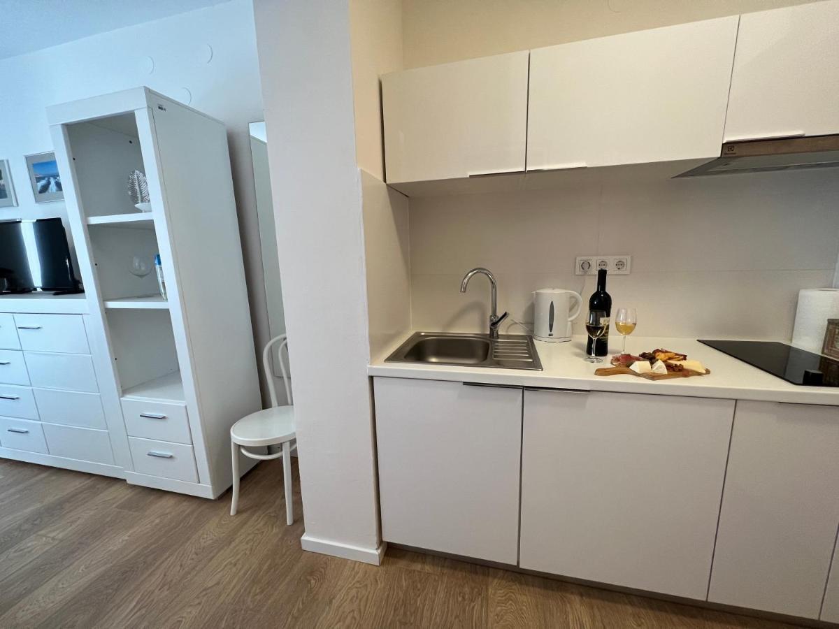 Studio Apartment Marina Mel Novi Vinodolski Exteriör bild